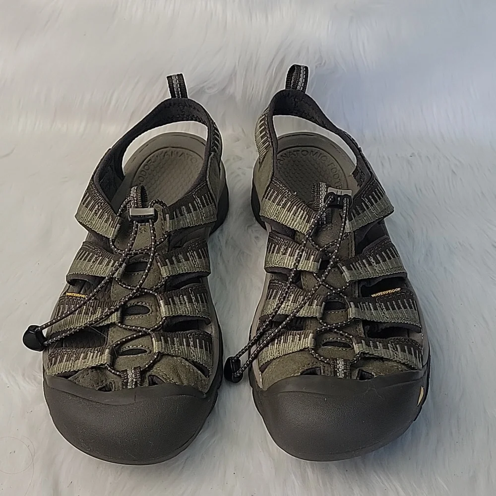 KEEN Men's Newport H2 Green Hiking Active Waterproof Slip On Boho Sandals‎ 12